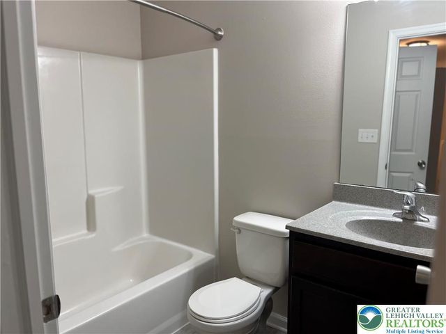 5376 Jutland Road, South Whitehall Twp, PA 18104