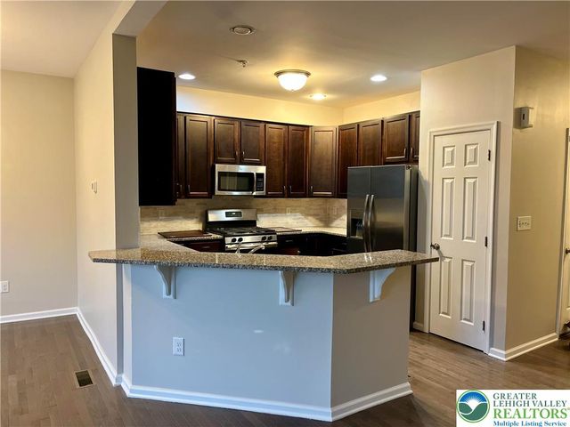 5376 Jutland Road, South Whitehall Twp, PA 18104