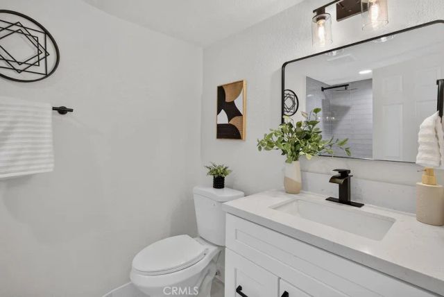 2220 E Chapman 9, Fullerton, CA 92831