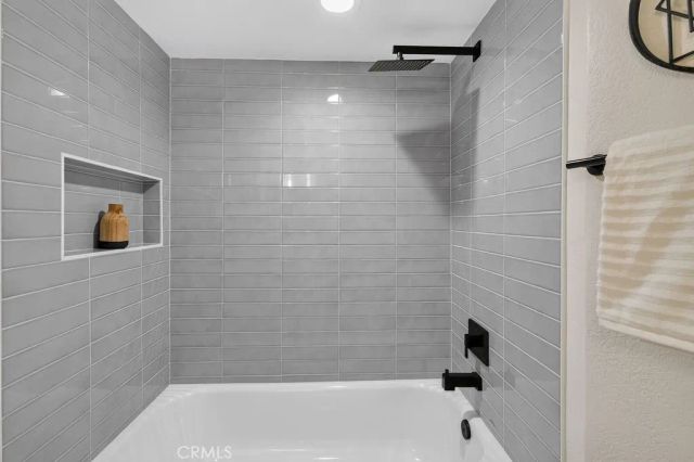 2220 E Chapman 9, Fullerton, CA 92831