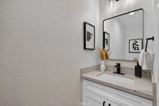 2220 E Chapman 9, Fullerton, CA 92831