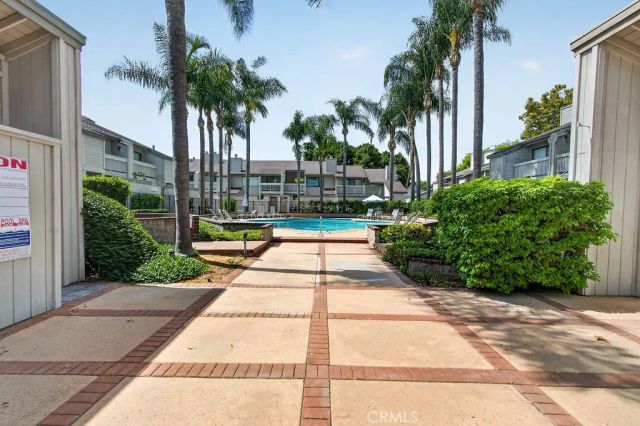 2220 E Chapman 9, Fullerton, CA 92831