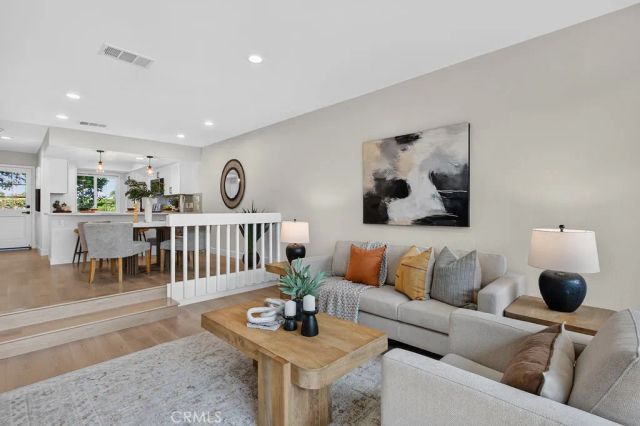 2220 E Chapman 9, Fullerton, CA 92831