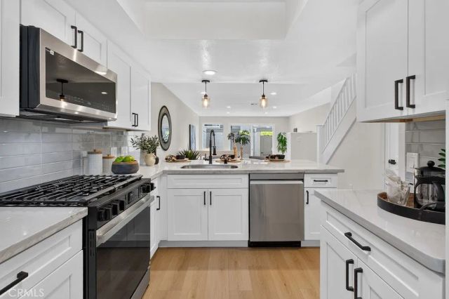 2220 E Chapman 9, Fullerton, CA 92831