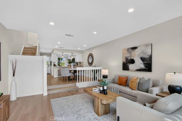 2220 E Chapman 9, Fullerton, CA 92831