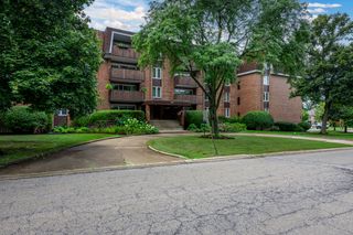 120 S Spruce Avenue 406, Wood Dale, IL 60191