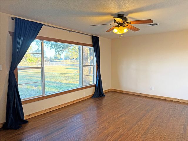 1017 County Road 914A, Burleson, TX 76028