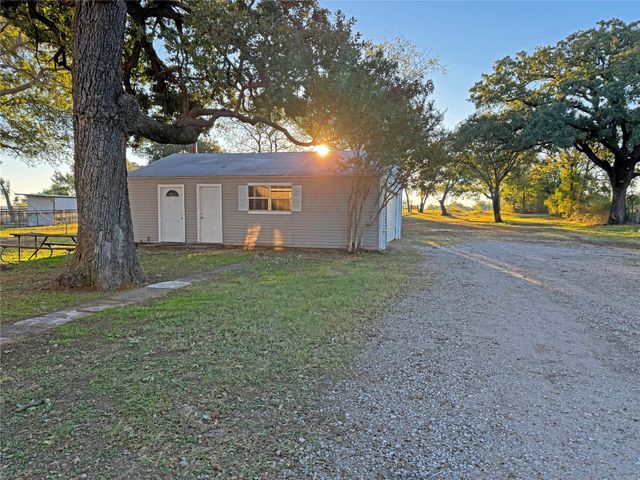 1017 County Road 914A, Burleson, TX 76028