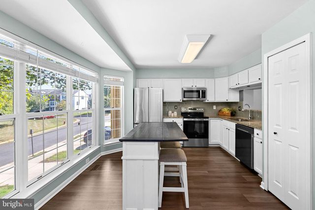 112 HAMPSHIRE SQ SW, Leesburg, VA 20175