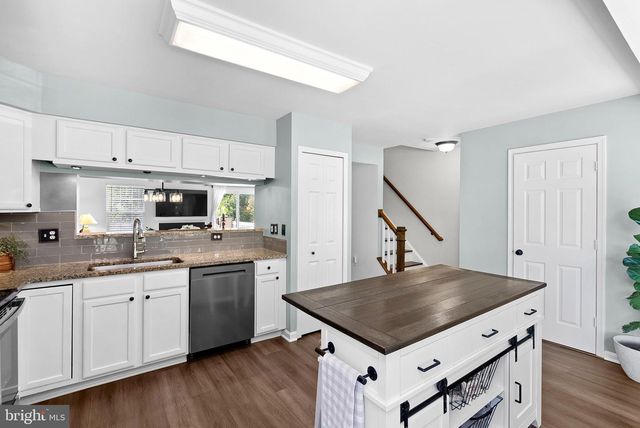 112 HAMPSHIRE SQ SW, Leesburg, VA 20175