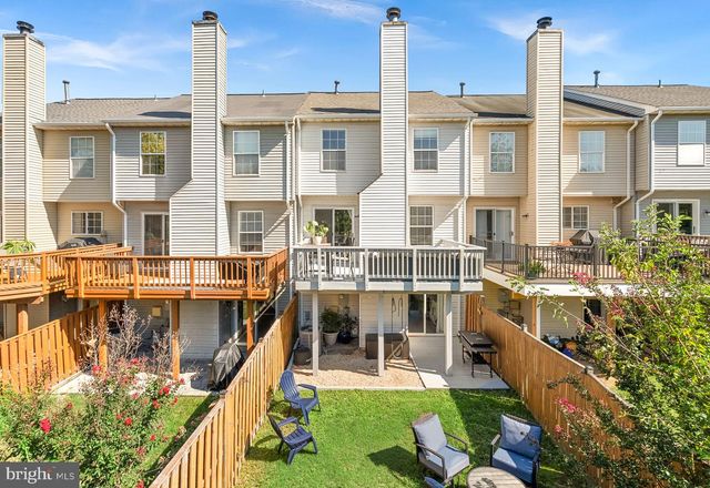 112 HAMPSHIRE SQ SW, Leesburg, VA 20175