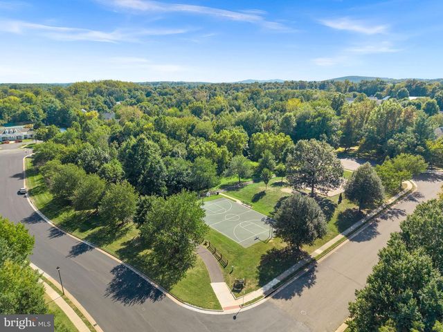 112 HAMPSHIRE SQ SW, Leesburg, VA 20175
