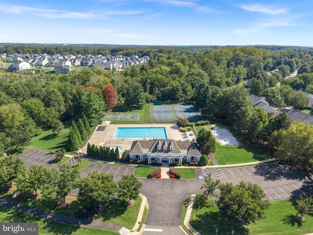 112 HAMPSHIRE SQ SW, Leesburg, VA 20175