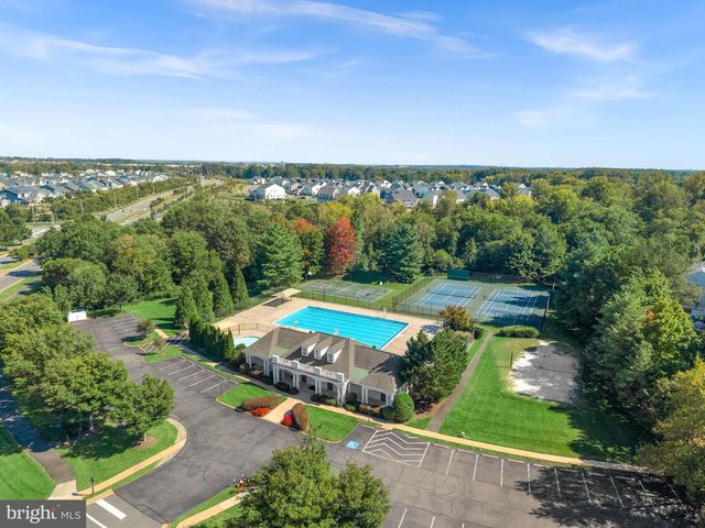 112 HAMPSHIRE SQ SW, Leesburg, VA 20175