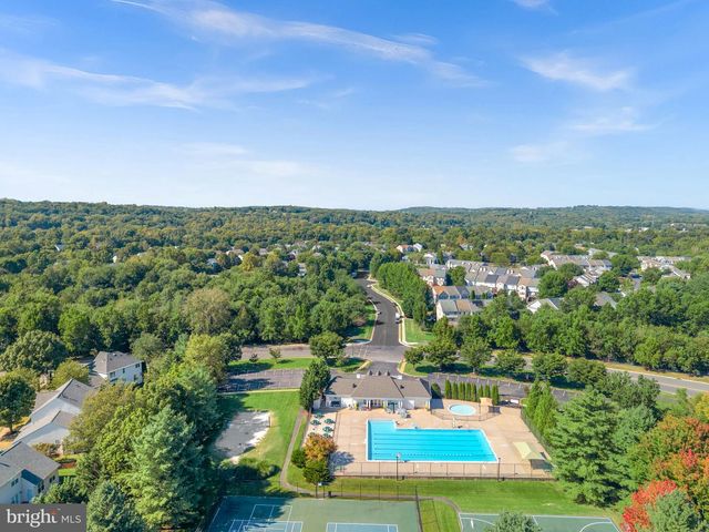 112 HAMPSHIRE SQ SW, Leesburg, VA 20175