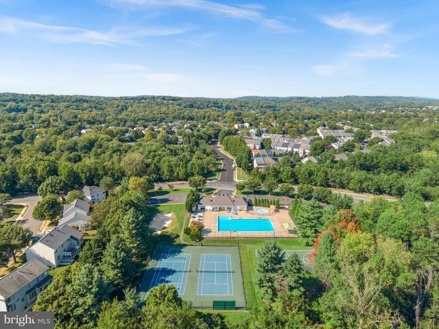 112 HAMPSHIRE SQ SW, Leesburg, VA 20175