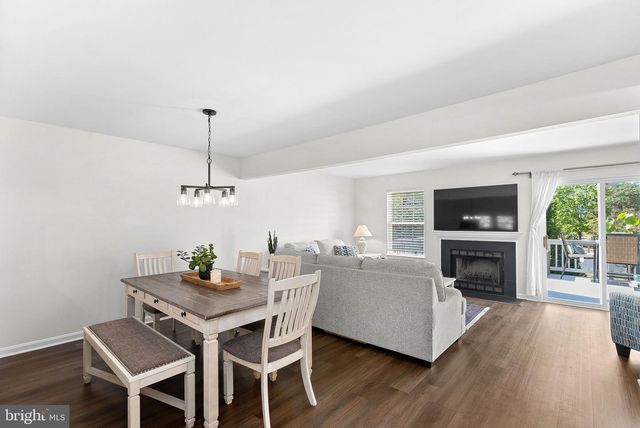 112 HAMPSHIRE SQ SW, Leesburg, VA 20175