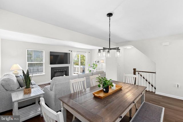 112 HAMPSHIRE SQ SW, Leesburg, VA 20175