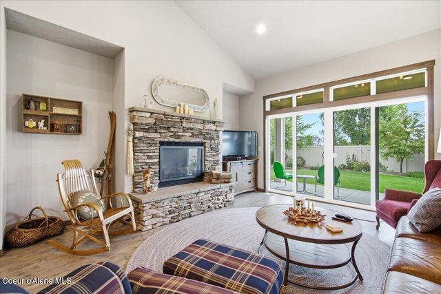 4821 E Alopex LN, Post Falls, ID 83854