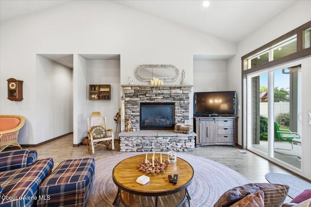 4821 E Alopex LN, Post Falls, ID 83854