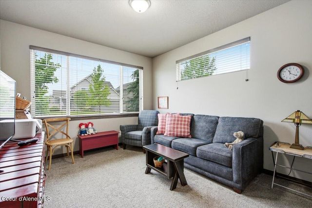 4821 E Alopex LN, Post Falls, ID 83854
