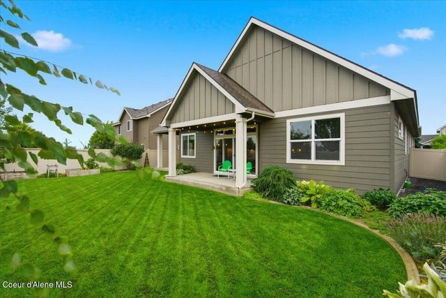 4821 E Alopex LN, Post Falls, ID 83854
