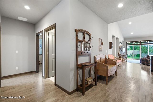 4821 E Alopex LN, Post Falls, ID 83854