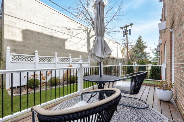 570 Broadway 16A, Lynbrook, NY 11563