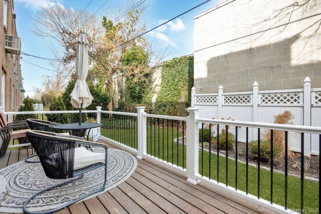 570 Broadway 16A, Lynbrook, NY 11563