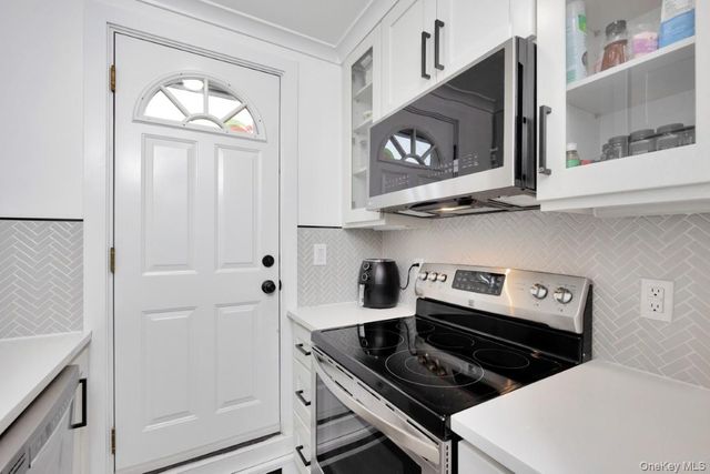 570 Broadway 16A, Lynbrook, NY 11563