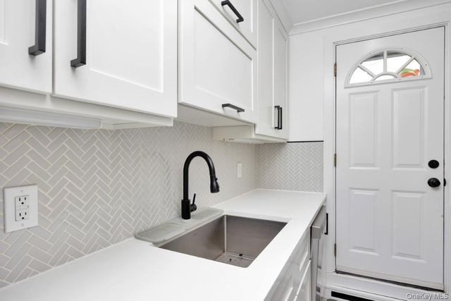 570 Broadway 16A, Lynbrook, NY 11563