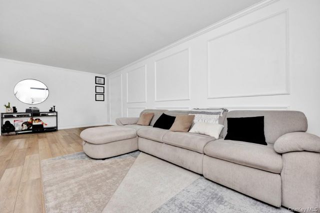 570 Broadway 16A, Lynbrook, NY 11563