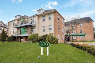 570 Broadway 16A, Lynbrook, NY 11563