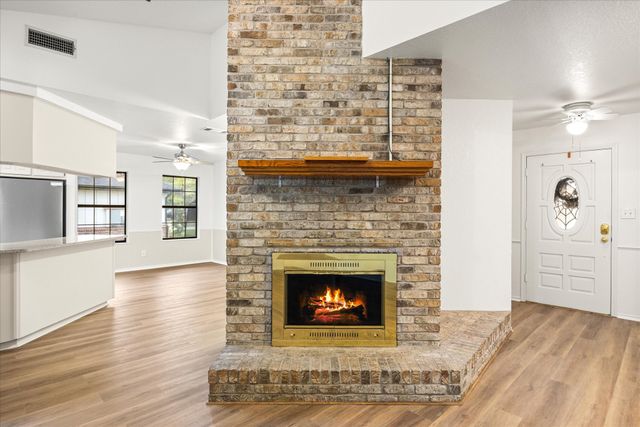 417 Sky Harbour Court, Granbury, TX 76049