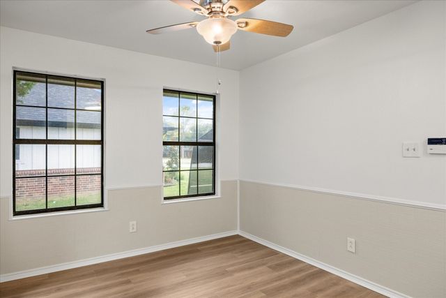 417 Sky Harbour Court, Granbury, TX 76049
