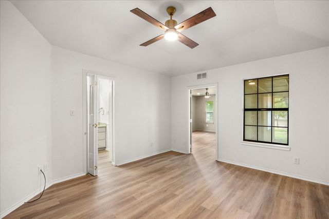 417 Sky Harbour Court, Granbury, TX 76049