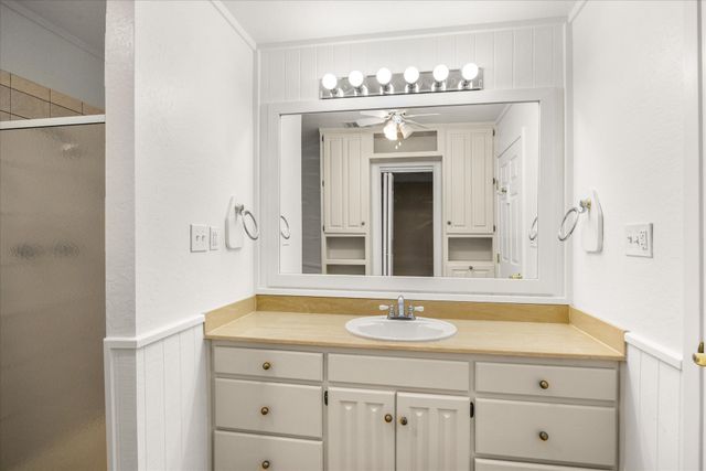 417 Sky Harbour Court, Granbury, TX 76049