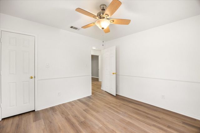 417 Sky Harbour Court, Granbury, TX 76049
