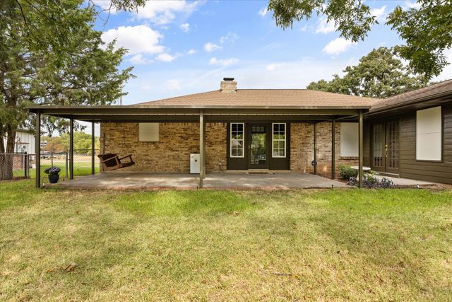 417 Sky Harbour Court, Granbury, TX 76049