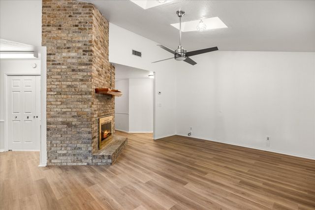 417 Sky Harbour Court, Granbury, TX 76049
