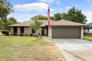 417 Sky Harbour Court, Granbury, TX 76049