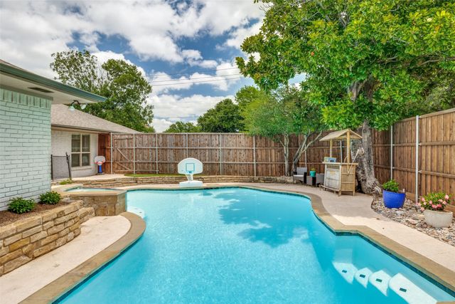 1600 Ports O Call Drive, Plano, TX 75075