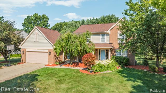 7570 Greenway Lane, West Bloomfield Charter Township, MI 48324