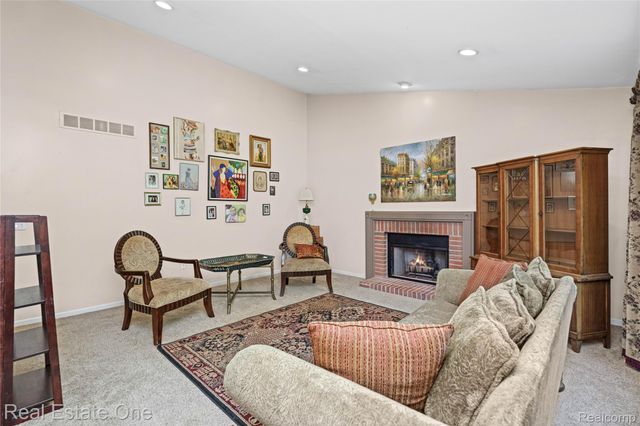 7570 Greenway Lane, West Bloomfield Charter Township, MI 48324