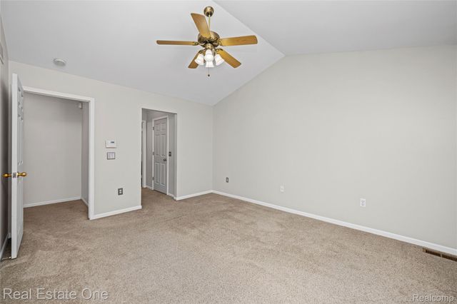 7570 Greenway Lane, West Bloomfield Charter Township, MI 48324