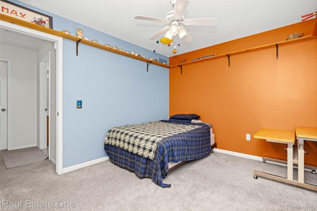 7570 Greenway Lane, West Bloomfield Charter Township, MI 48324