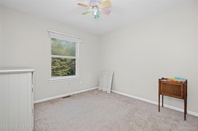 7570 Greenway Lane, West Bloomfield Charter Township, MI 48324