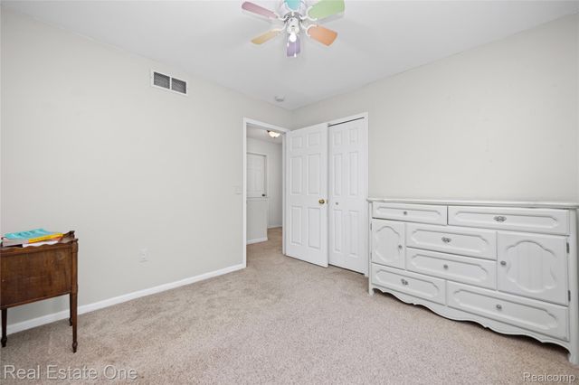 7570 Greenway Lane, West Bloomfield Charter Township, MI 48324