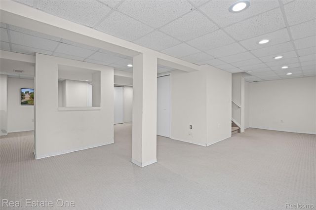 7570 Greenway Lane, West Bloomfield Charter Township, MI 48324