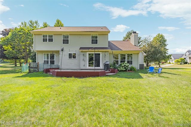 7570 Greenway Lane, West Bloomfield Charter Township, MI 48324